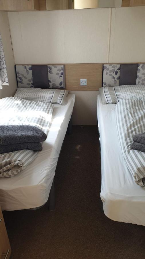 Lodge, Sleeps 4, With Sea & Countryside Views Vakantiehuis Ore