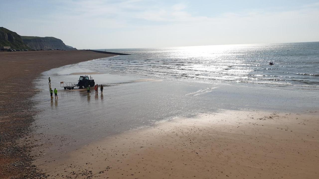 Lodge, Sleeps 4, With Sea & Countryside Views Vakantiehuis
